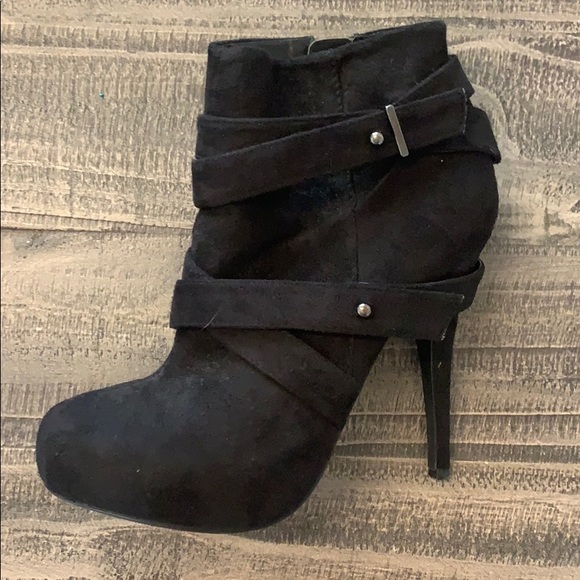 Stiletto heeled ankle booties size 7.5 - Picture 2 of 6